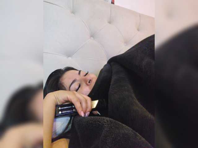 Estefani-R live cam on BongaCams