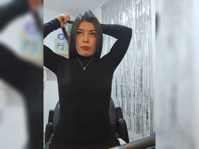 Estefani-R live cam on BongaCams