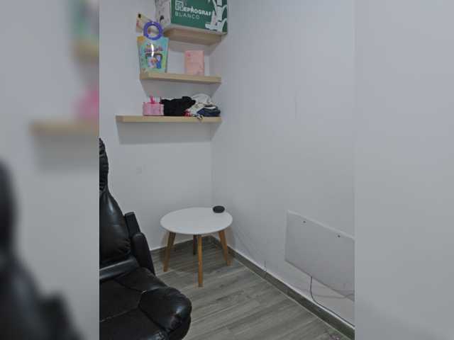 Estefani-R live cam on BongaCams