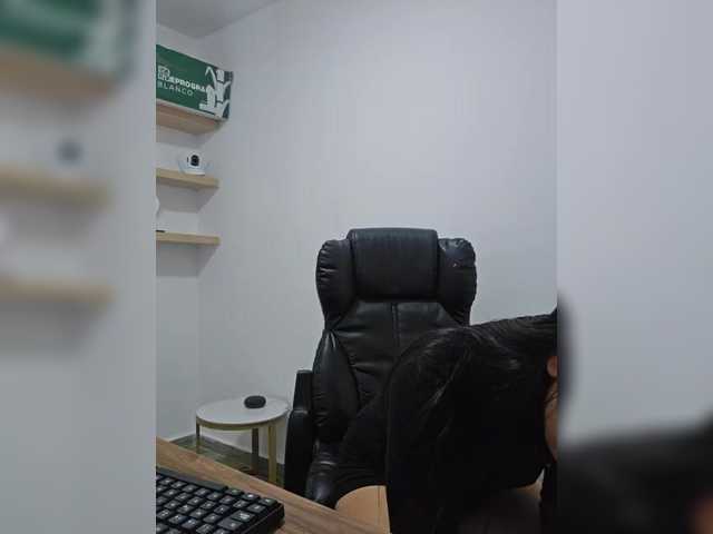 Estefani-R live cam on BongaCams