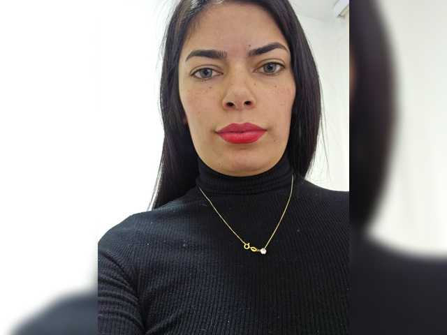 Estefani-R live cam on BongaCams