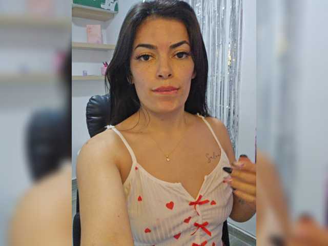 Estefani-R live cam on BongaCams