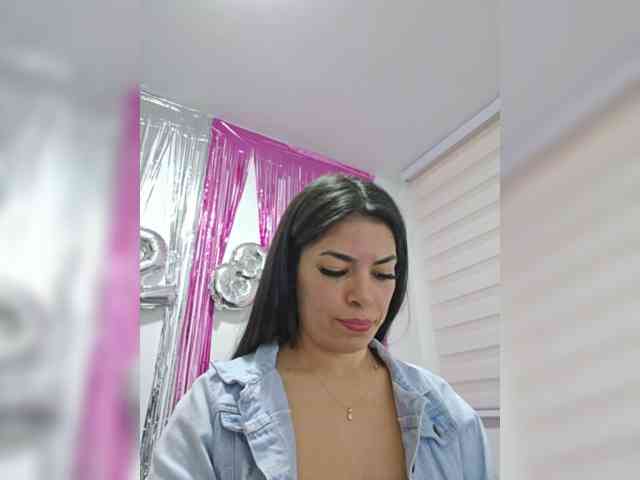 Estefani-R Estefani-R