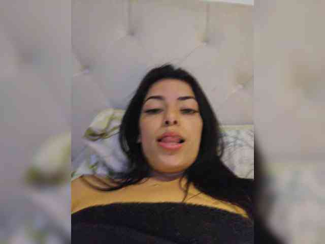 Estefani-R Live Webcam on BongaCams