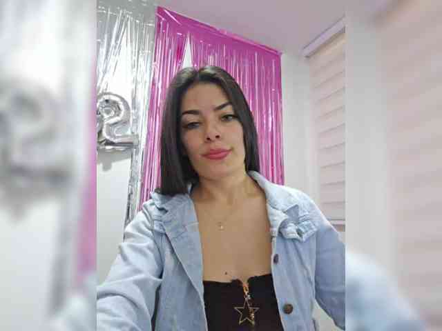 Estefani-R Estefani-R