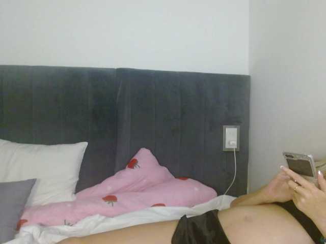 Helen-bb's BongaCams show and profile