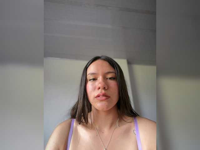 Charlotte-1 live cam on BongaCams