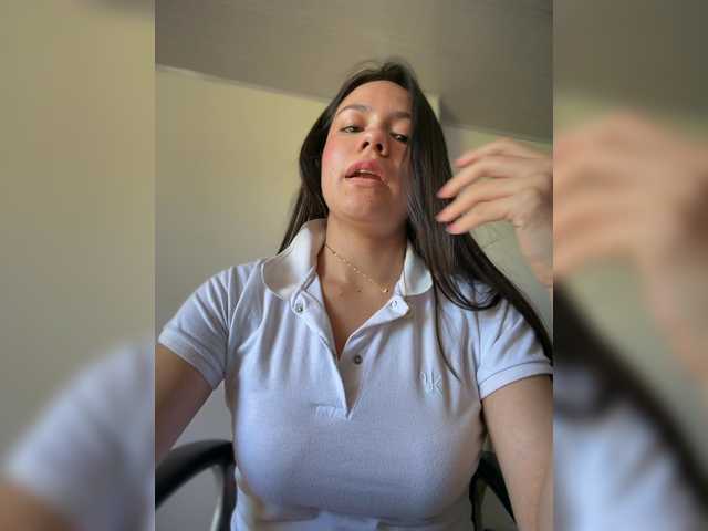 Charlotte-1 live cam on BongaCams