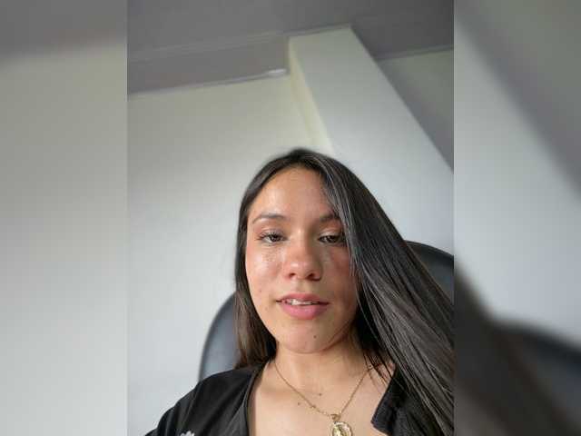 Charlotte-1 live cam on BongaCams