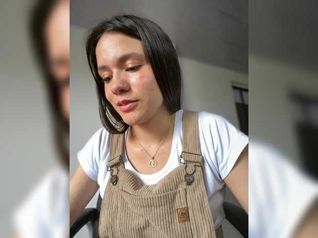Charlotte-1 live cam on BongaCams