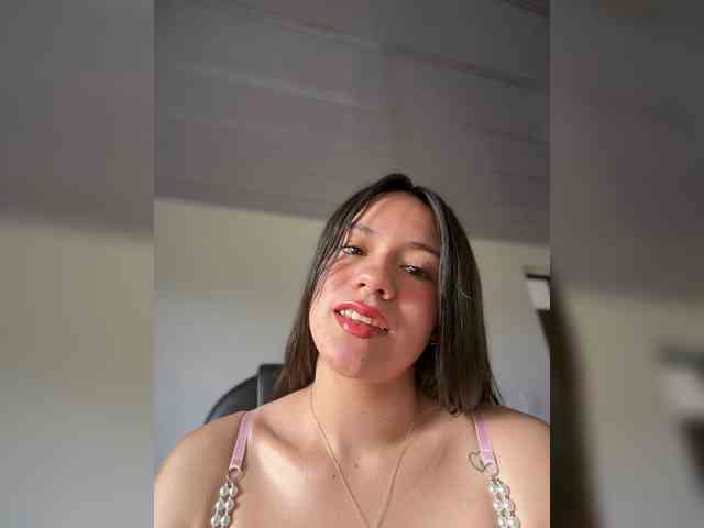 CHARLOTTE__5 webcam