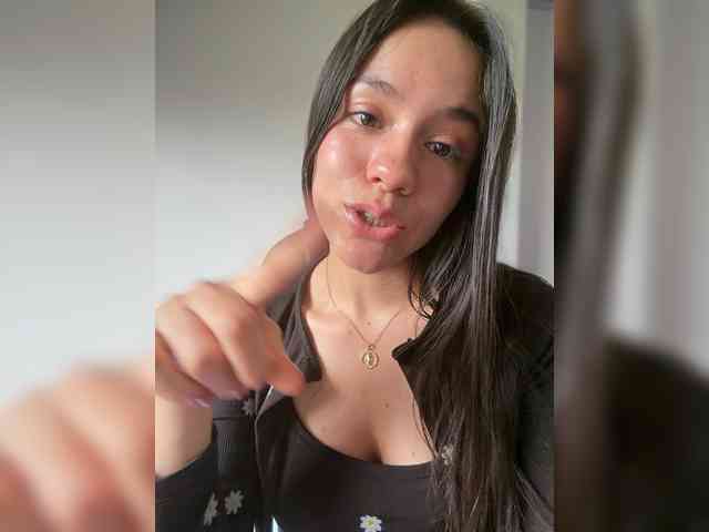 Charlotte__5 webcam