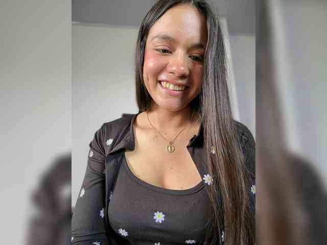 Charlotte__5 webcam
