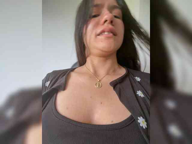 Charlotte__5 webcam