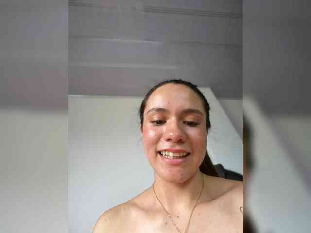 Charlotte__5 webcam
