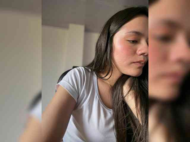 Charlotte__5 webcam