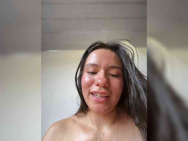 CHARLOTTE__5 webcam