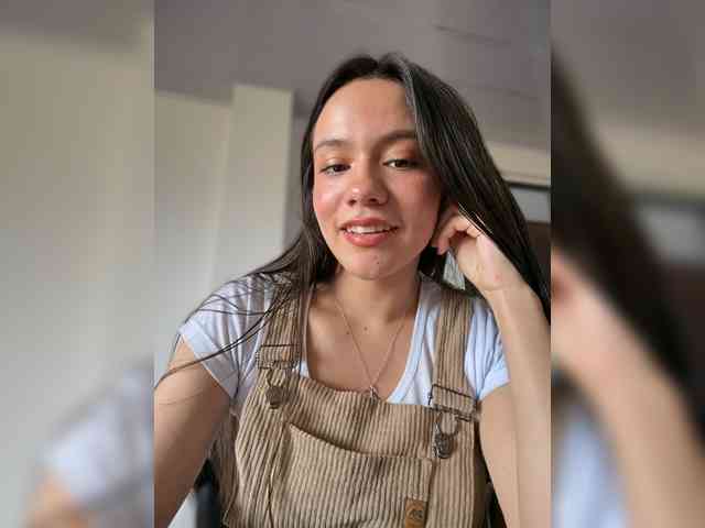 Charlotte__5 webcam