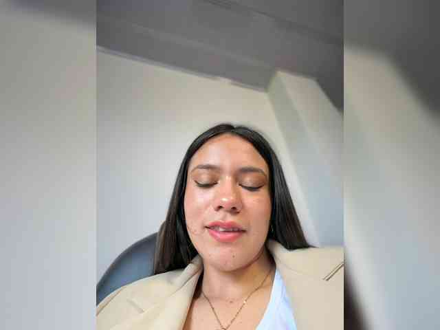 Charlotte__5 webcam