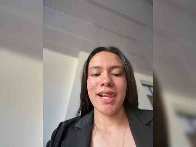 Charlotte__5 webcam