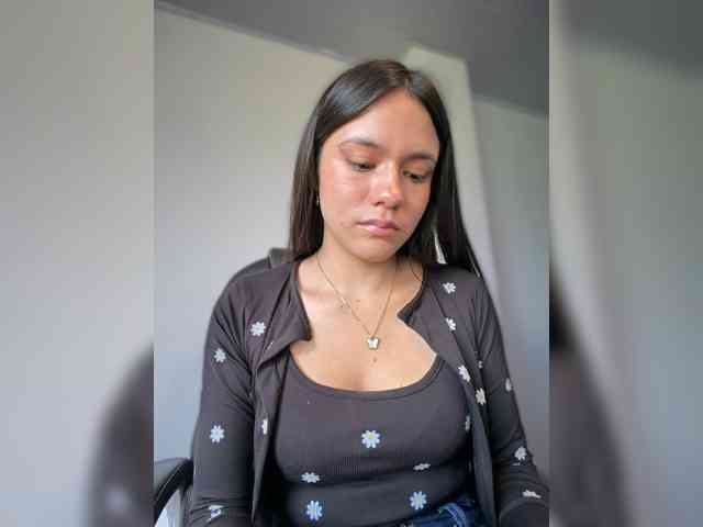 Charlotte__5 webcam