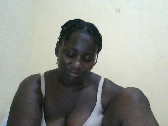 le modèle Blackbeauty001 est en webcam porno dans un show sur le site bongacams, il possède les tags suivants: Ebony,Brunette,Hairy