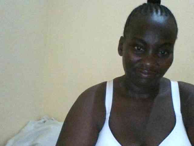 Blackbeauty001 Live Webcam on BongaCams