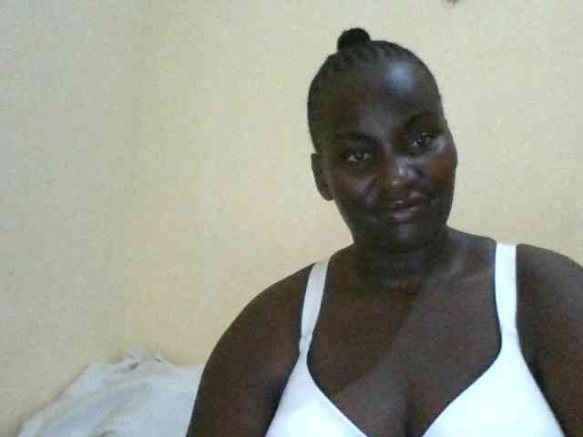 Blackbeauty001 Live Webcam on BongaCams