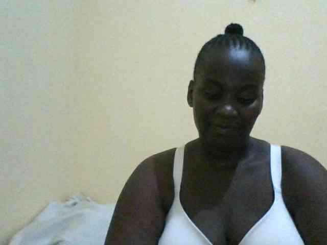 Blackbeauty001 Live Webcam on BongaCams
