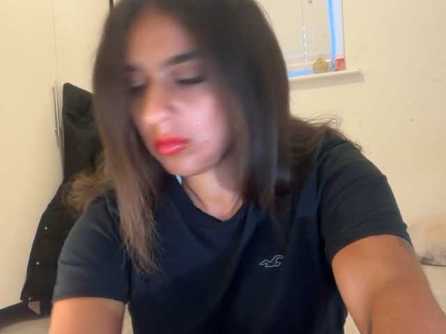 fayfay21 — live female cam