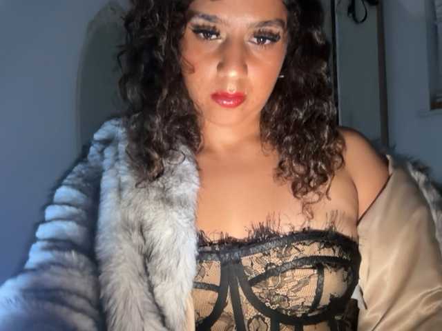 fayfay21, en directo ahora en BongaCams