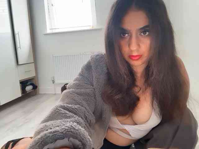 fayfay21 Live Webcam on BongaCams