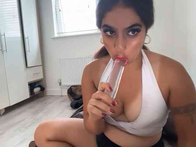 fayfay21 Live Webcam on BongaCams