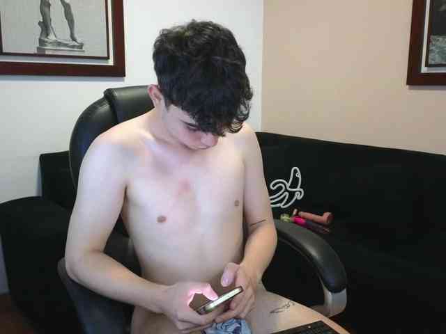 lukeboyce33 Live Webcam on BongaCams