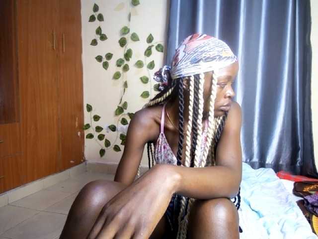 Pretty1231a live cam on BongaCams