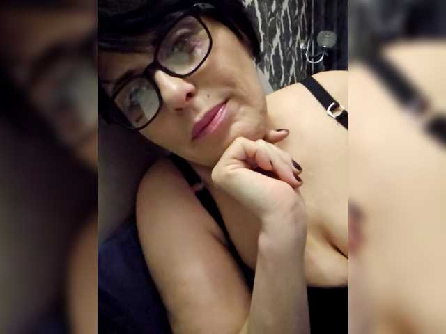 Sexiledi's BongaCams show and profile