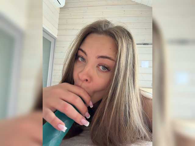 KarolinaLiss live cam on BongaCams