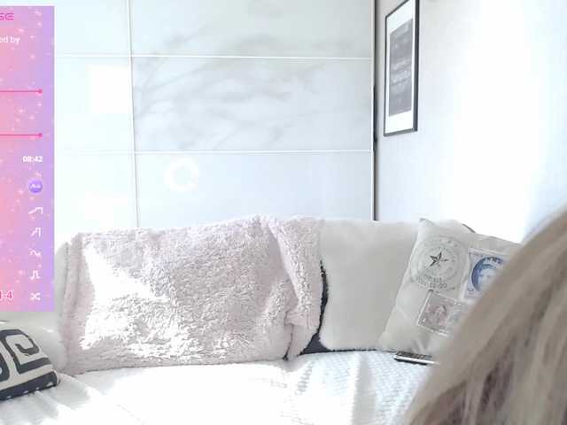 KarolinaLiss live cam on BongaCams