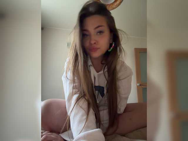KarolinaLiss live cam on BongaCams