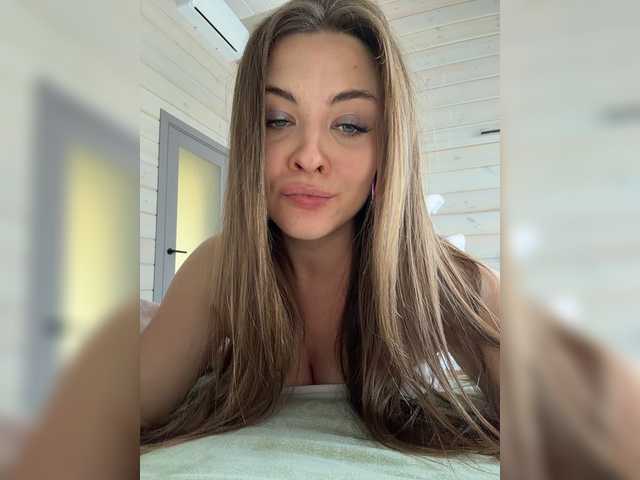 KarolinaLiss live cam on BongaCams