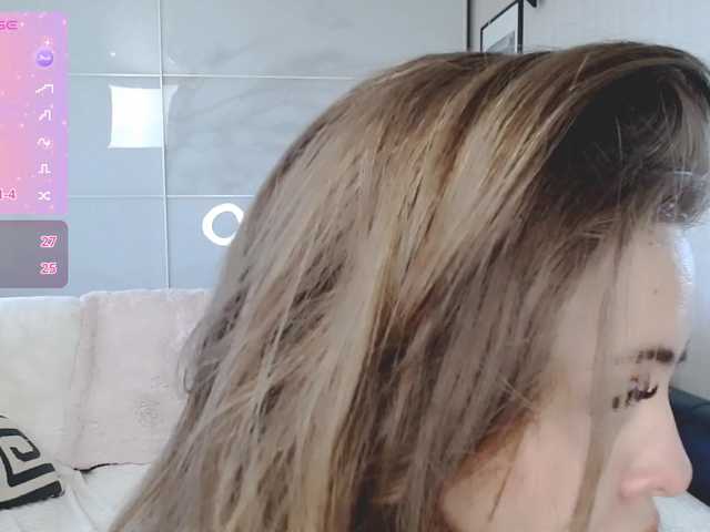 KarolinaLiss live cam on BongaCams
