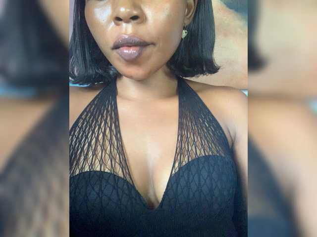 HotEbonyGirl live cam on BongaCams