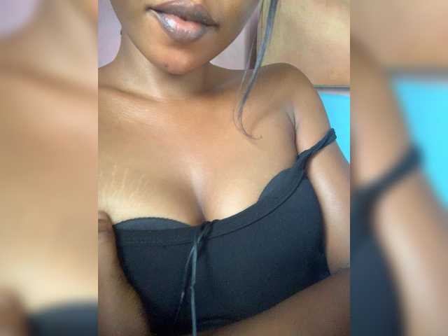 HotEbonyGirl live cam on BongaCams