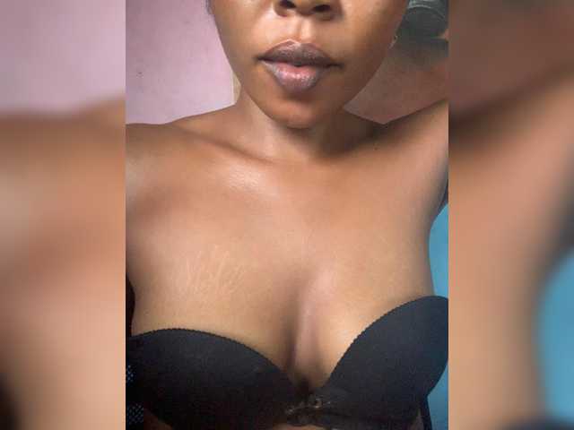 HotEbonyGirl live cam on BongaCams