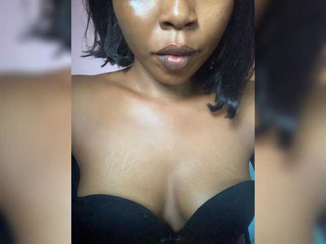 HotEbonyGirl live cam on BongaCams