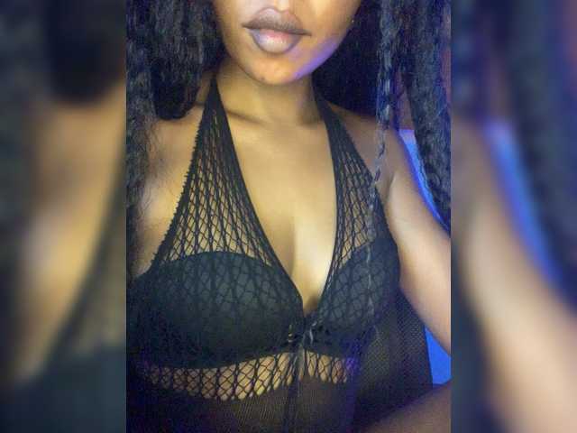 HotEbonyGirl live cam on BongaCams