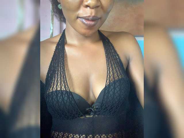HotEbonyGirl live cam on BongaCams