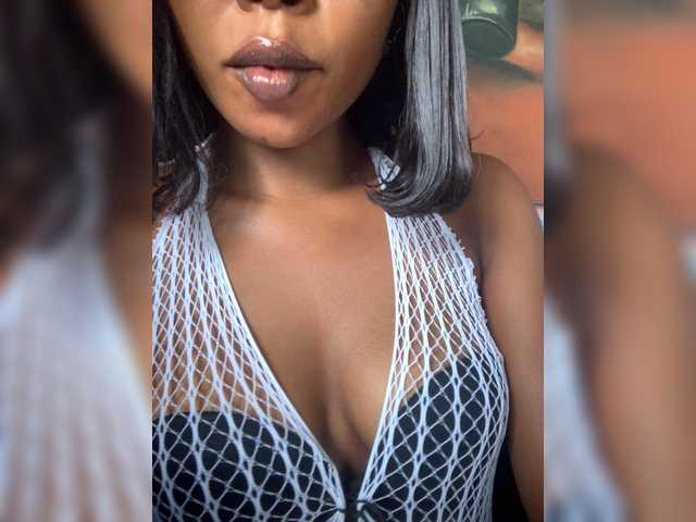HotEbonyGirl live cam on BongaCams