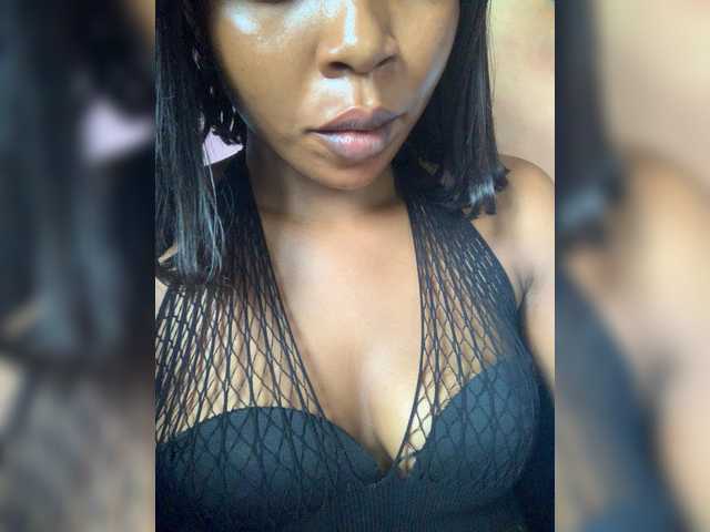 HotEbonyGirl live cam on BongaCams