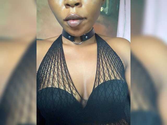 HotEbonyGirl live cam on BongaCams